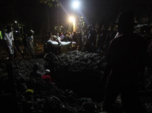 Korban Tewas Kecelakaan Bus di Tol Sumo Dimakamkan