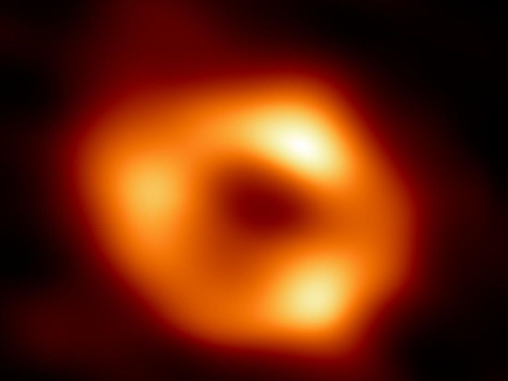 Lubang Hitam, Pemangsa Rakus di Galaksi yang Fotonya Baru Diungkap Astronom Lubang Hitam, Pemangsa Rakus di Galaksi yang Fotonya Baru Diungkap Astronom