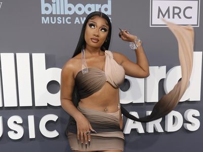 7 Artis Masuk Daftar Worst Dressed di Billboard Music Awards 2022