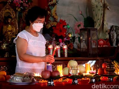 Menengok Suasana Perayaan Waisak di Vihara Tanda Bhakti Bandung