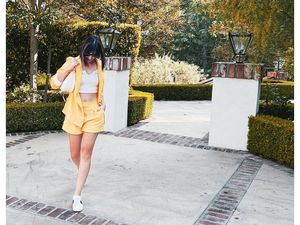 8 Gaya Nia Ramadhani Bak ABG Saat Liburan di AS, Pakai Crop Top Banjir Pujian 8 Gaya Nia Ramadhani Bak ABG Saat Liburan di AS, Pakai Crop Top Banjir Pujian