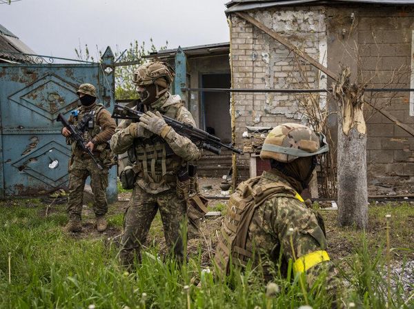 Pasukan Ukraina Amankan Desa yang Direbut Kembali dari Rusia