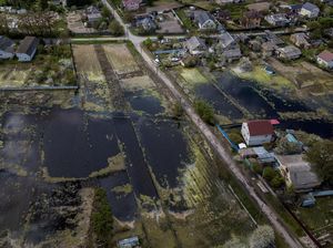 Penampakan Banjir di Ukraina, Berhasil Halau Pasukan Rusia Masuk Kiev