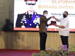 Wakapolri Dikukuhkan Jadi Dosen Tidak Tetap di FH Universitas Jember