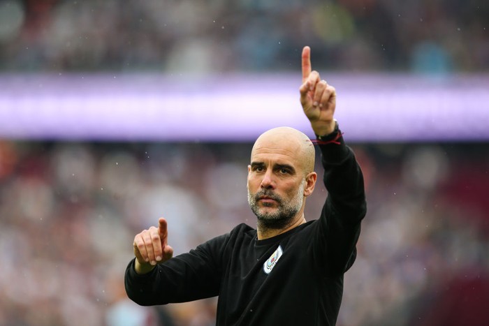 LONDON, ENGLAND - MAY 15: Manchester City manager Pep Guardiola applauds the fans after the Premier League match between West Ham United and Manchester City at London Stadium on May 15, 2022 in London, United Kingdom. (Photo by Craig Mercer/MB Media/Getty Images)