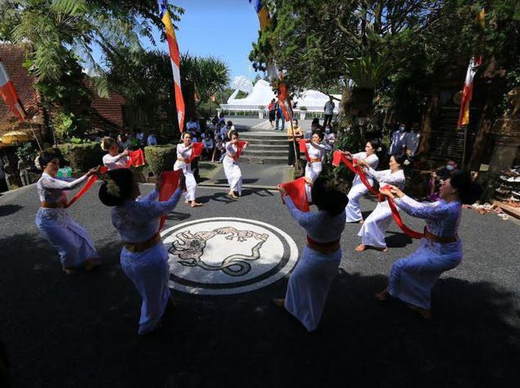 Bentuk Toleransi, Tari Rejang Siwa Meriahkan Perayaan Waisak di Pupuan