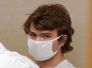 Pihak Berwenang AS Wawancara Orang Tua Remaja Tersangka Penembakan di Supermarket Pihak Berwenang AS Wawancara Orang Tua Remaja Tersangka Penembakan di Supermarket