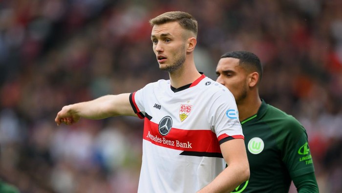Sasa Kalajdzic STUTTGART, GERMANY - APRIL 30: Sasa Kalajdzic of VfB Stuttgart gestures during the Bundesliga match between VfB Stuttgart and VfL Wolfsburg at Mercedes-Benz Arena on April 30, 2022 in Stuttgart, Germany. (Photo by Matthias Hangst/Getty Images)