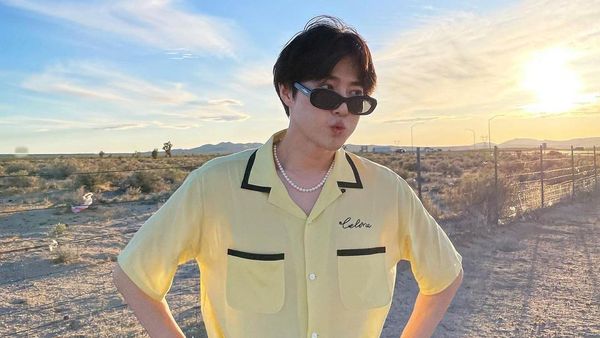 Suho Eksis Lagi dengan Foto-foto Estetik Manjakan Mata EXO-L