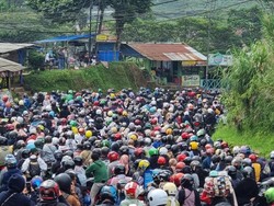 Viral Ratusan Motor Menumpuk di Puncak Karena Macet, Ini Kata Polisi