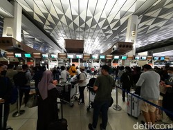 Hari Terakhir Long Weekend, Terminal 3 Bandara Soetta Dipadati Penumpang