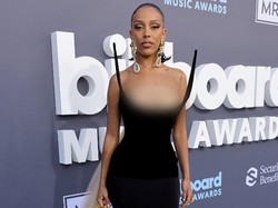 Doja Cat Curi Perhatian di Red Carpet Billboard Music Awards 2022