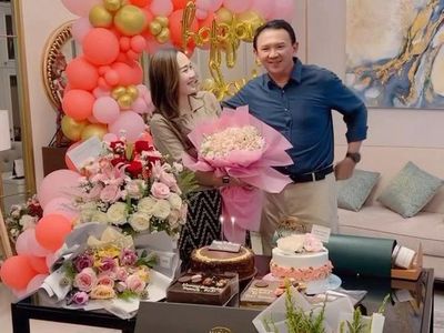 Momen Ahok Rayakan Ultah ke-25 Sang Istri, Puput Nastiti Devi