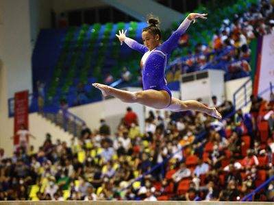 Aksi-aksi Memukau Atlet Senam Artistik SEA Games