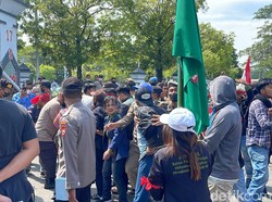 Ricuh Demo Tuntut Perbaikan Jalan Pemprov Sulsel di Poros Pinrang-Toraja