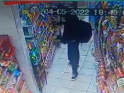 Perampok Minimarket Curhat, Sakit Hati Gegara Dipecat