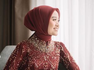 8 Gaya Alca Octaviani saat Dilamar Bintang Emon, Memesona Pakai Kebaya Merah