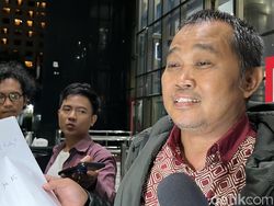 Raih Sarjana Hukum Usai 30 Tahun Kuliah, Ketua MAKI Gabung Peradin