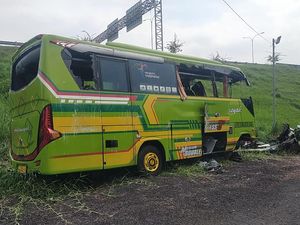 Menelaah Tragedi Kecelakaan Bus Pariwisata di Tol Mojokerto