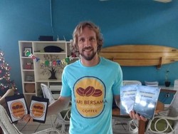 Tentang Jatuh Cintanya Ekspatriat ke Kopi Papua