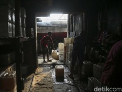 Jual Minyak Goreng Rp 14.000, Pedagang Untung Nggak Sih?