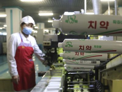 Pabrik di Korut Ini Tetap Produksi Meski Lockdown Nasional