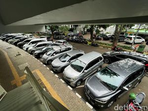 Jalan Raden Fatah Kembali Marak Parkir Liar