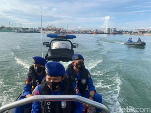 Kapal Baharkam Polri Ditempatkan di Perairan Surabaya, Ada Apa?