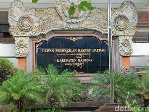 Anak Ditangkap Kasus Narkoba, Ketua DPRD Badung Menghilang