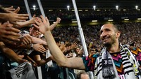 Chiellini telah bersama Juventus selama 17 musim. Dia bergabung pada 2005 dari Livorno usai menjalani masa pinjaman di Fiorentina.