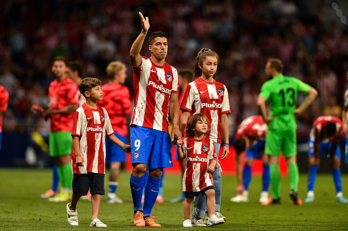 Beda Air Mata Luis Suarez Tinggalkan Barca dan Atletico (Getty Images)