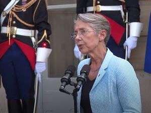 Macron Tunjuk Elisabeth Borne Jadi Perdana Menteri Prancis Baru Macron Tunjuk Elisabeth Borne Jadi Perdana Menteri Prancis Baru