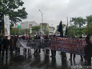Gagal Temui ASS Soal Rampi, Mahasiswa Geruduk Kantor Gubernur Sulsel Bubar Gagal Temui ASS Soal Rampi, Mahasiswa Geruduk Kantor Gubernur Sulsel Bubar