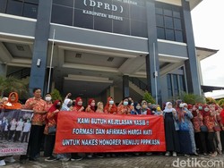 Massa Geruduk DPRD Brebes, Minta 1.785 Nakes Honorer Diangkat Jadi PPPK