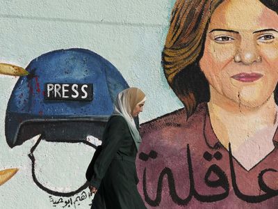 Mural Shireen Abu Aqleh Langsung Muncul di Tembok Gaza