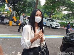 Nirina Zubir Sindir Keras Saksi yang Terima Uang Riri Khasmita
