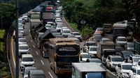 Padat Banget! Tol JORR Arah Jakarta Macet, Begini Penampakannya
