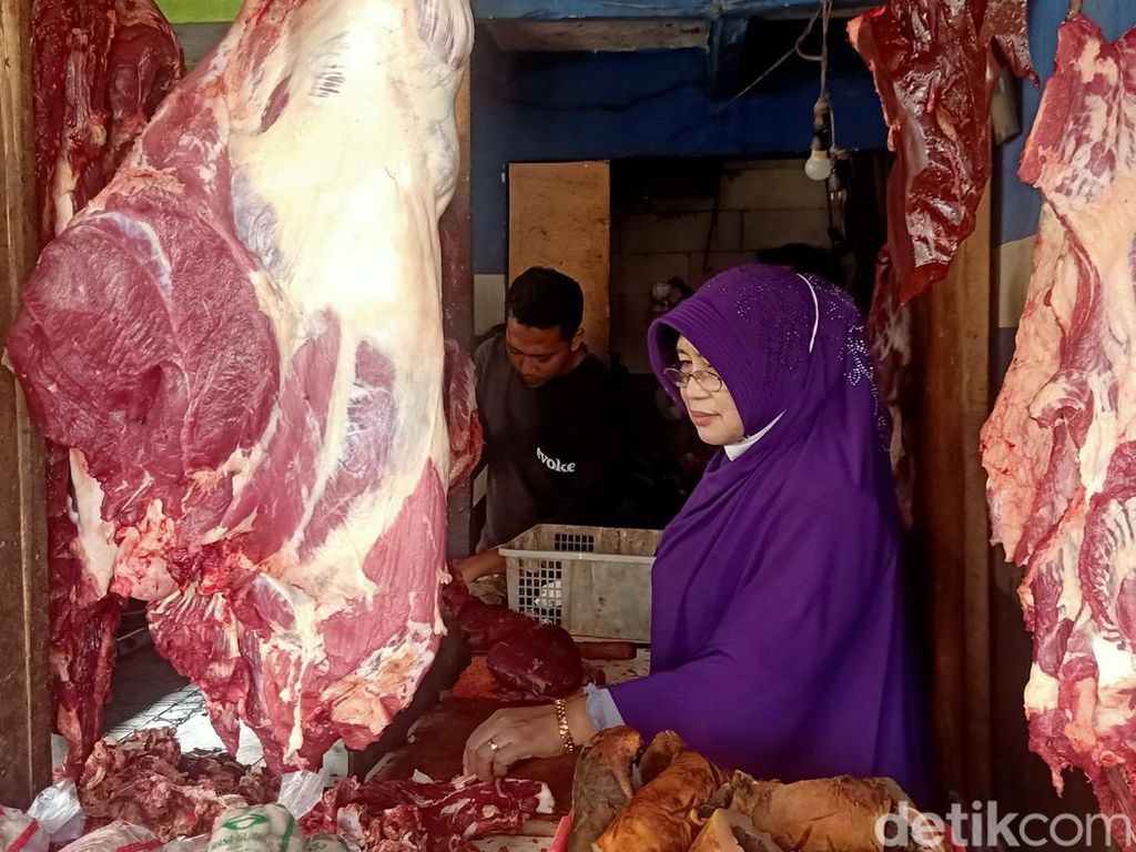 Curhatan Penjual Daging Usai Pasar Hewan Banjarnegara Ditutup Gegara PMK