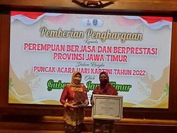 Perempuan Lulusan SMA Jadi Tokoh Inspiratif Pendidikan di Mojokerto