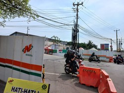 Ingat! Perlintasan KA Dewi Sartika Depok Ditutup Pukul 23.30 Malam Ini