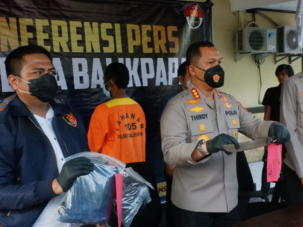 Pria di Balikpapan Bunuh Tetangga Gegara Kesal Disuruh-suruh Pria di Balikpapan Bunuh Tetangga Gegara Kesal Disuruh-suruh