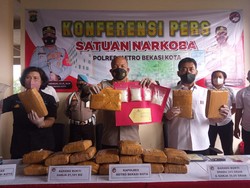 Tangkap 2 Pengedar di Bekasi, Polisi Sita 21 Kg G30 Ganja dan 30 Gram Sabu