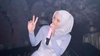 8 Gaya Anak Sule, Putri Delina di Pesta Kostum Mewah Perayaan Ultahnya