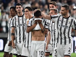Ia tampak tak kuasa menahan haru saat menyampaikan salam perpisahan kepada fans Juventus sesuasi laga. Penyerang asal Argentina ini menitikkan air mata. Fans Juventus kemudian menyambut Dybala dengan tepuk tangan riuh.
