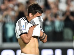 Transfer Dusan Vlahovic dari Fiorentina disebut jadi sebab utama keinginan Juventus. Dybala enggan melakukan hal tersebut hingga memutuskan untuk hengkang.