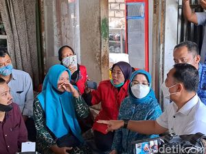 Eri Janjikan Trauma Healing untuk Keluarga Korban Kecelakaan Bus Tol Mojokerto Eri Janjikan Trauma Healing untuk Keluarga Korban Kecelakaan Bus Tol Mojokerto