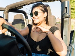 Perempuan Bawa Mobil SUV? Kenapa Tidak!