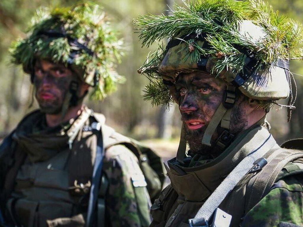 Warga Finlandia Ramai-ramai Ikut Latihan Militer, Siap Hadapi Rusia?