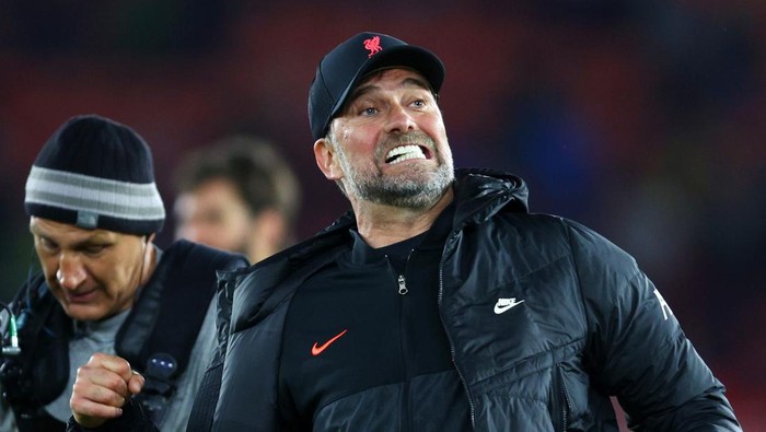 SOUTHAMPTON, ENGLAND - MAY 17: Jurgen Klopp, Manager of Liverpool celebrates their sides victory after the Premier League match between Southampton and Liverpool at St Marys Stadium on May 17, 2022 in Southampton, England. (Photo by Clive Rose/Getty Images)