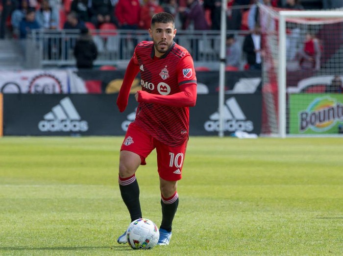 TORONTO, ONTARIO, CANADA - 2022/04/30: Alejandro Pozuelo (10) in action during the MLS game between Toronto FC and FC Cincinnati at BMO Field. (Final score; Toronto FC 1:2 FC Cincinnati). (Photo by Angel Marchini/SOPA Images/LightRocket via Getty Images)